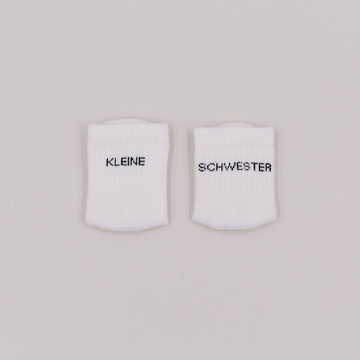 Eulenschnitt - Babysocken "Kleine Schwester"