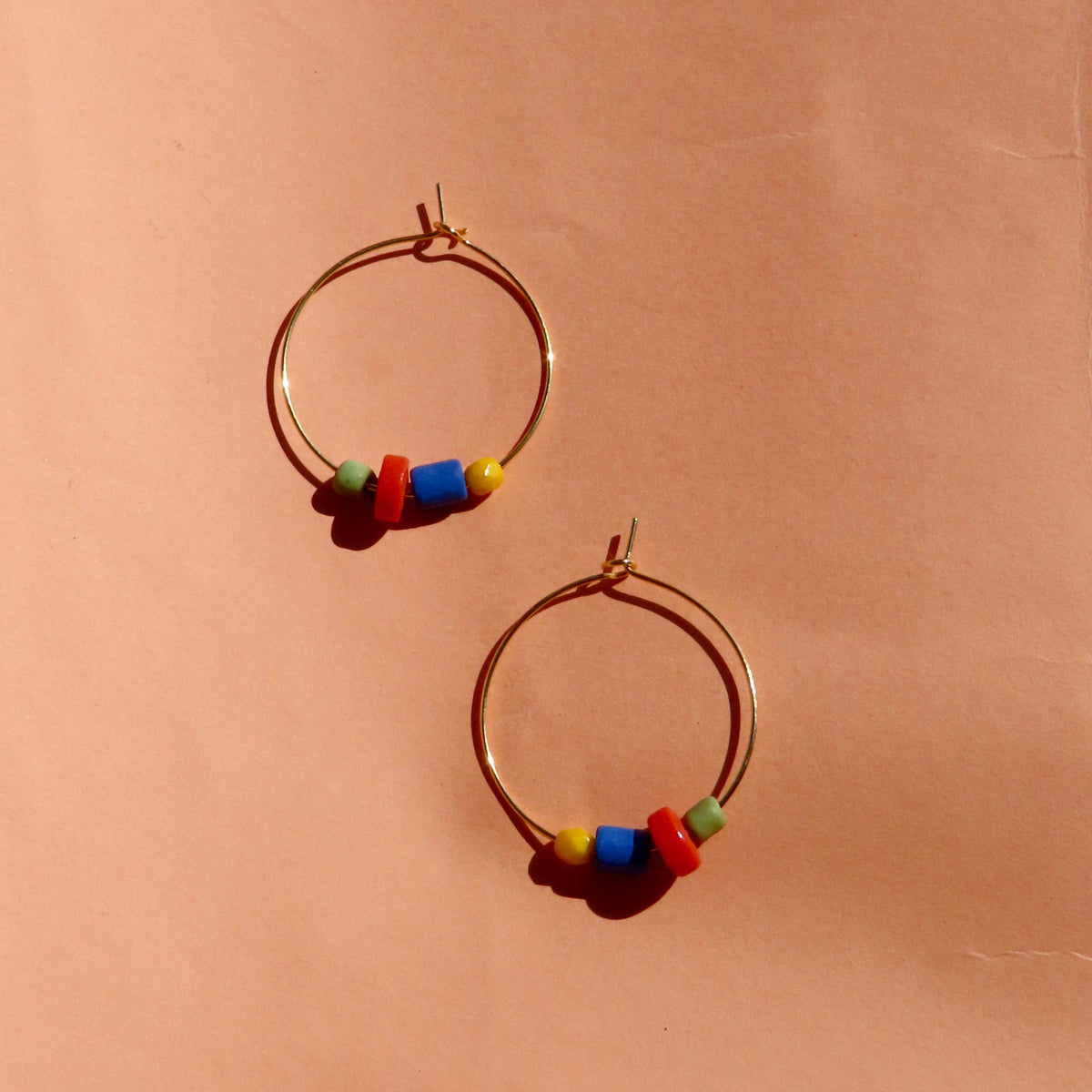 Funky Hoops aus Edelstahl mit bunten Perlen Mix 3