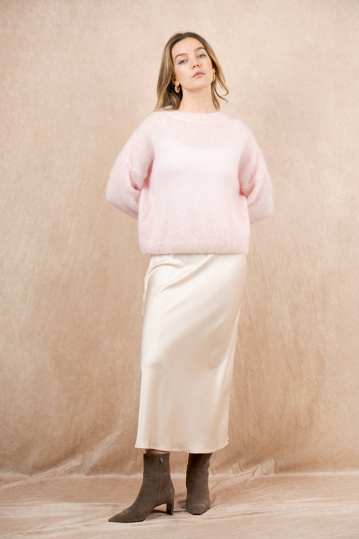 NAÏS PARIS - 74% Mohair mit Rundhalsausschnitt - verschiedene Farben