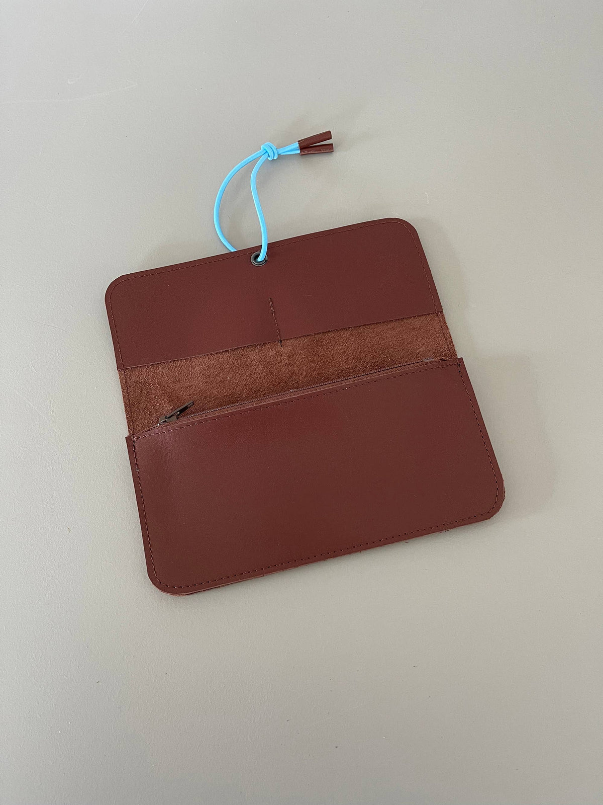 KNOT Wide Portemonnaie aus Leder (verschiedene Farben)