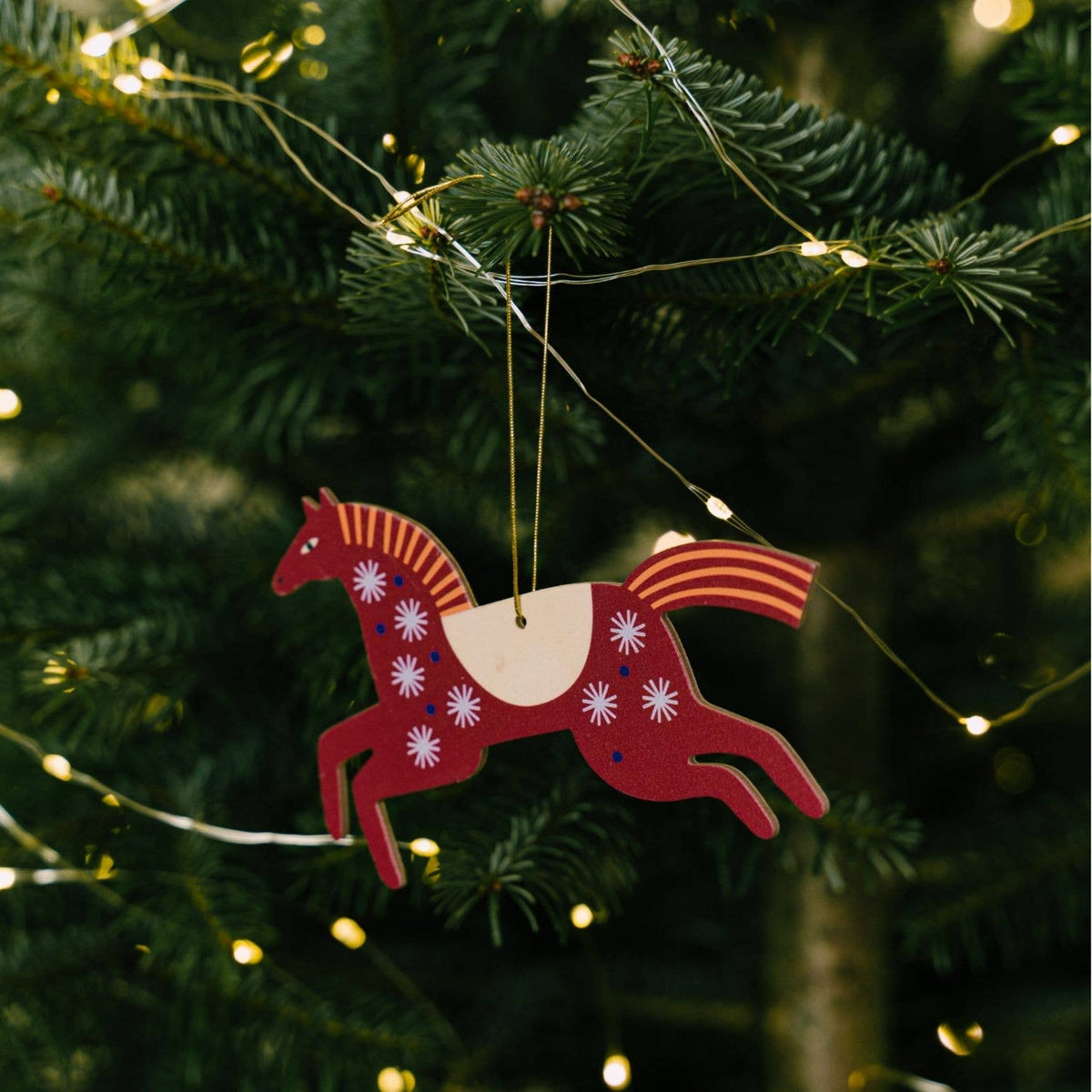 Weihnachtsschmuck Holzpferd, skandinavischer Volksstil