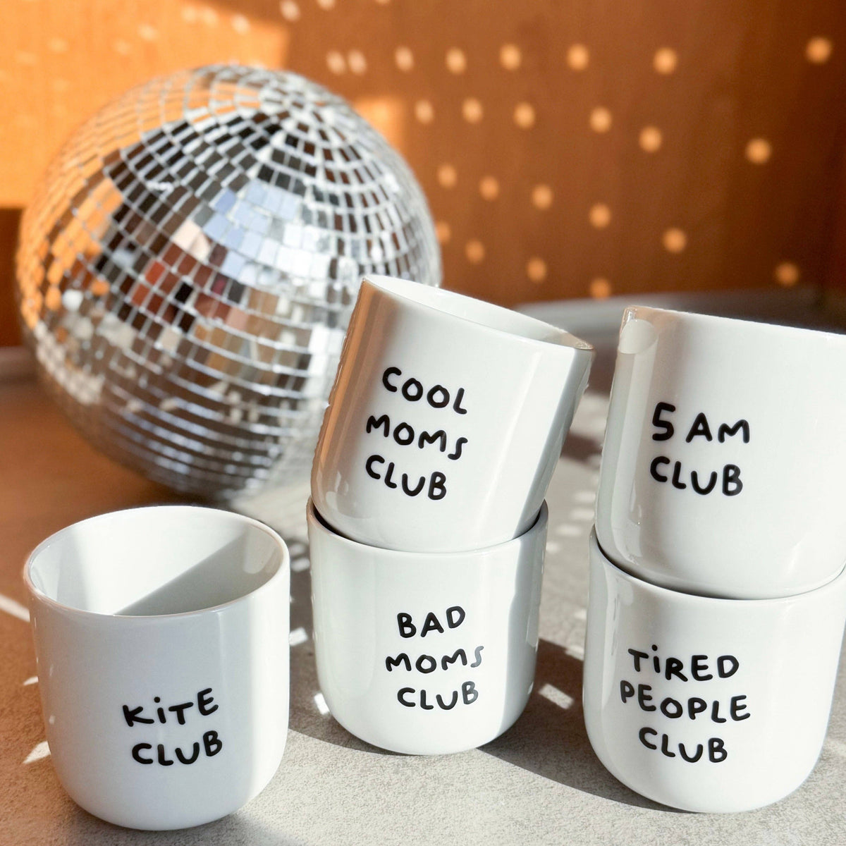 Frau Hansen - Becher Tired People Club