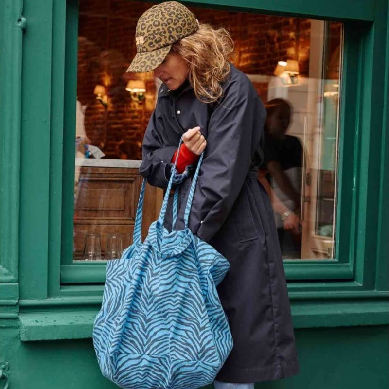 Rose in April "Elisa" Shopper Blau Zebra