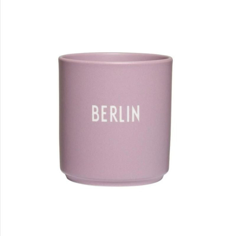 Design Letters Porzellanbecher 'BERLIN' (Lavendel)