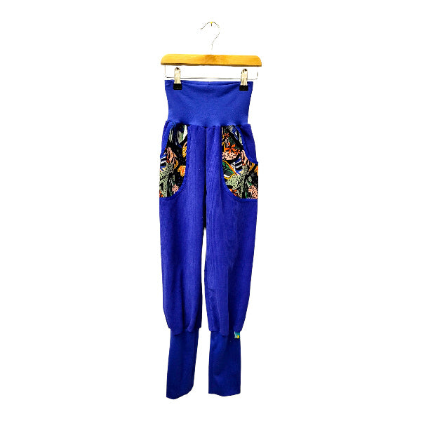 Mitwachshose 'knallblau mit Leoparden Taschen'