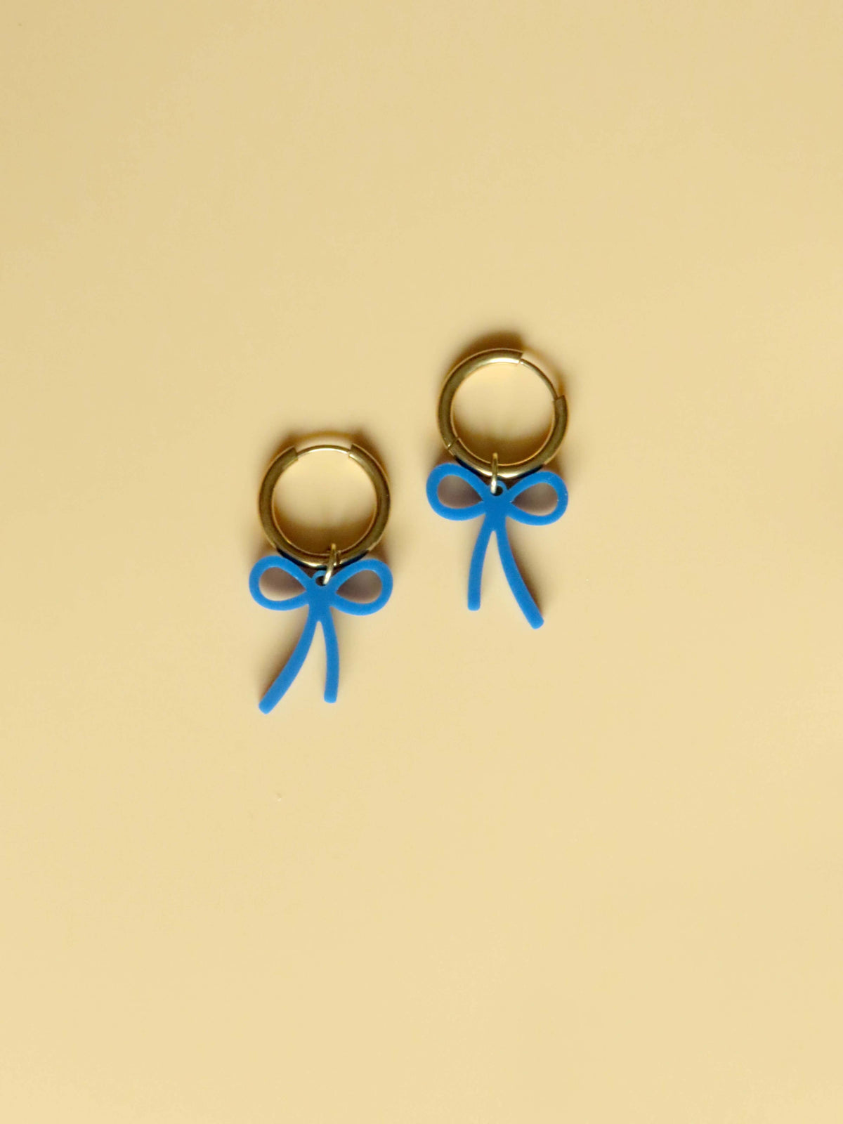 niemalsmehrohne "Blue Bow" blaue Schleifen Creolen Gold oder Silber