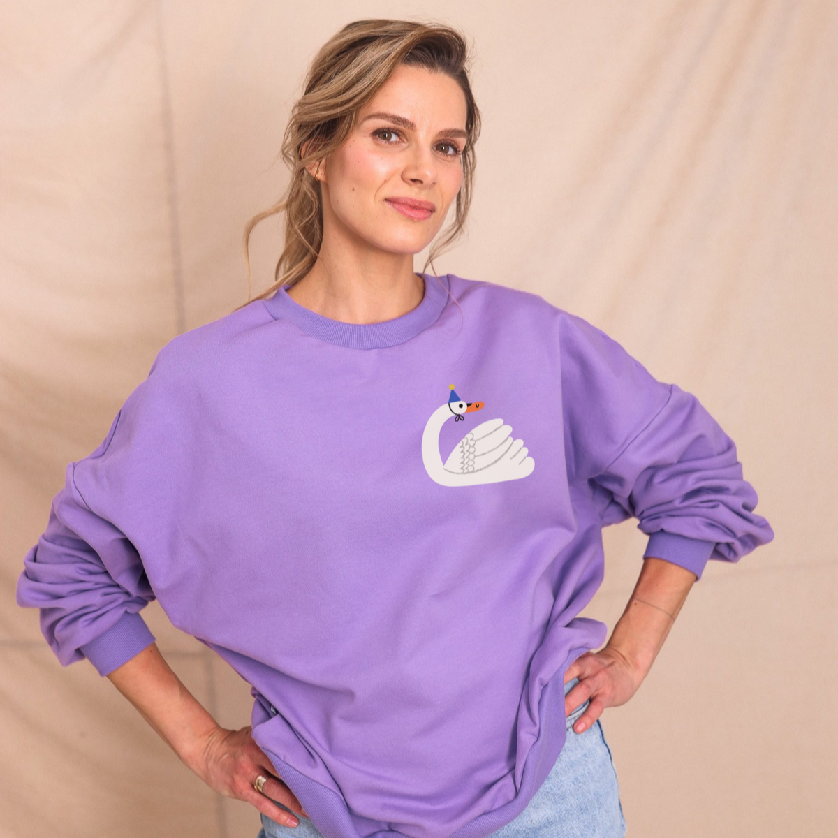 ERWACHSENEN SWEATSHIRT- SCHWAN AUF LILA Don't grow up