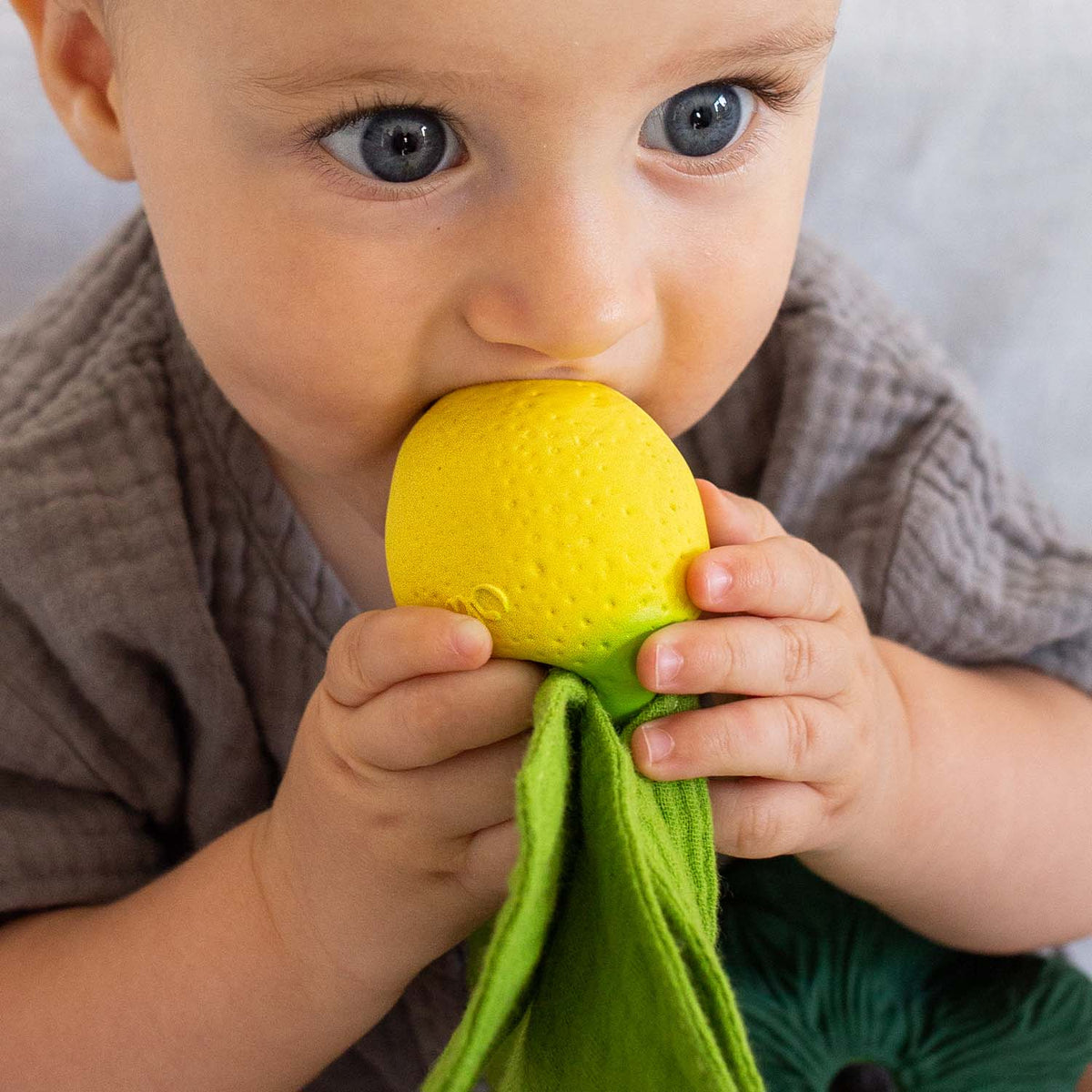 Oli & Carol 'Lemon Mini Doudou-Teether' Schmusetuch