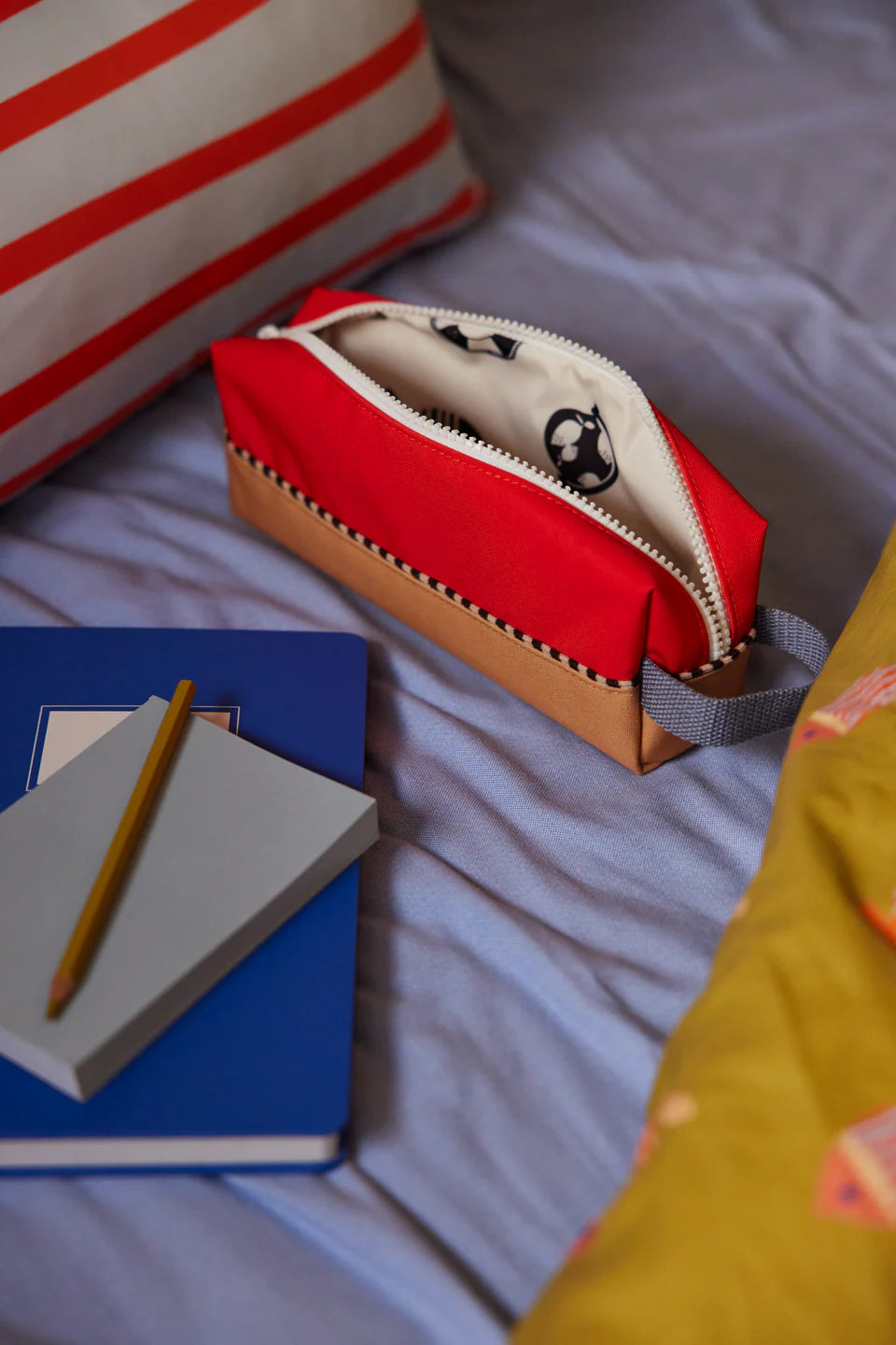 Sticky Lemon Pencilcase| Federmäppchen| colourblocking red hat + jane beige
