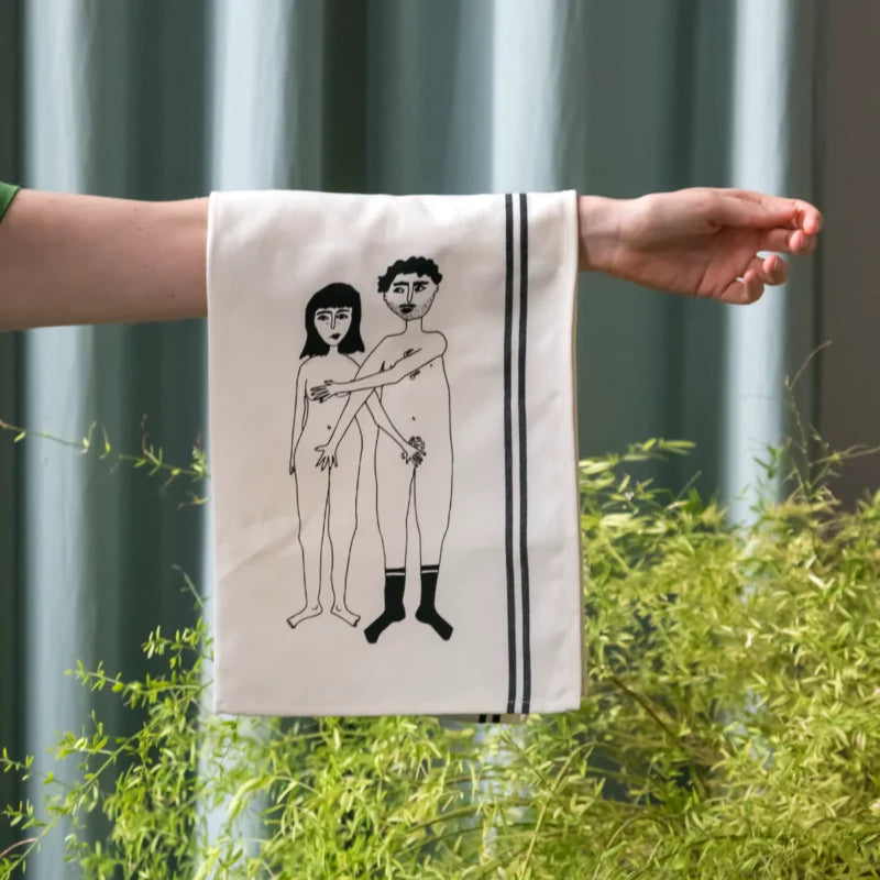 helen b Geschirrtuch 'naked couple'