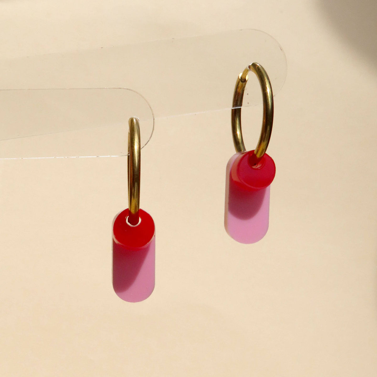 Niemalsmehrohne "Dopamine Colors "  Creolen in rosa/rot