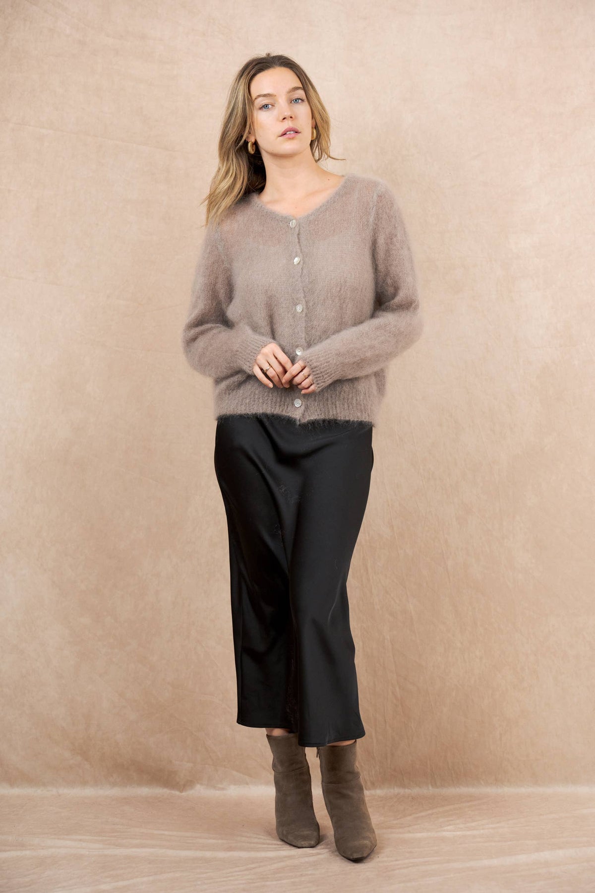 Rundhalsausschnitt-Cardigan mit Knöpfen aus 80 % Kid-Mohair