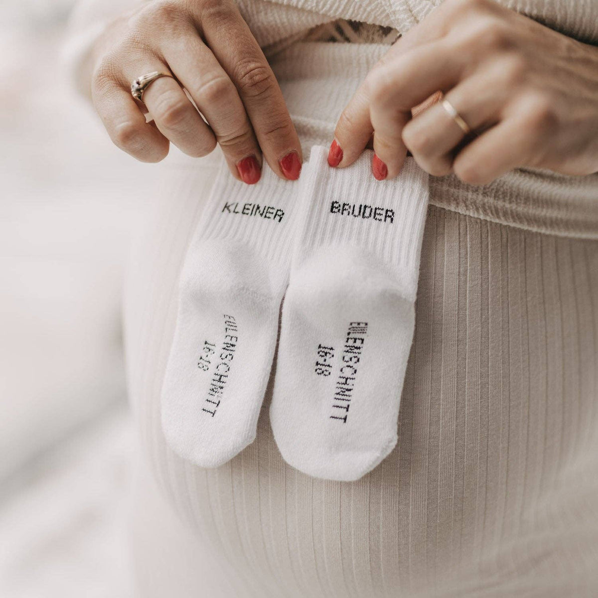 Eulenschnitt - Babysocken "Kleiner Bruder"