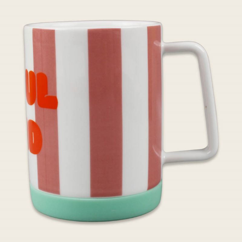 Ava&Yves Porzellan-Set 'Schulkind Streifen, flieder und pink' mit großem Teller (23cm), Becher und Müslischale