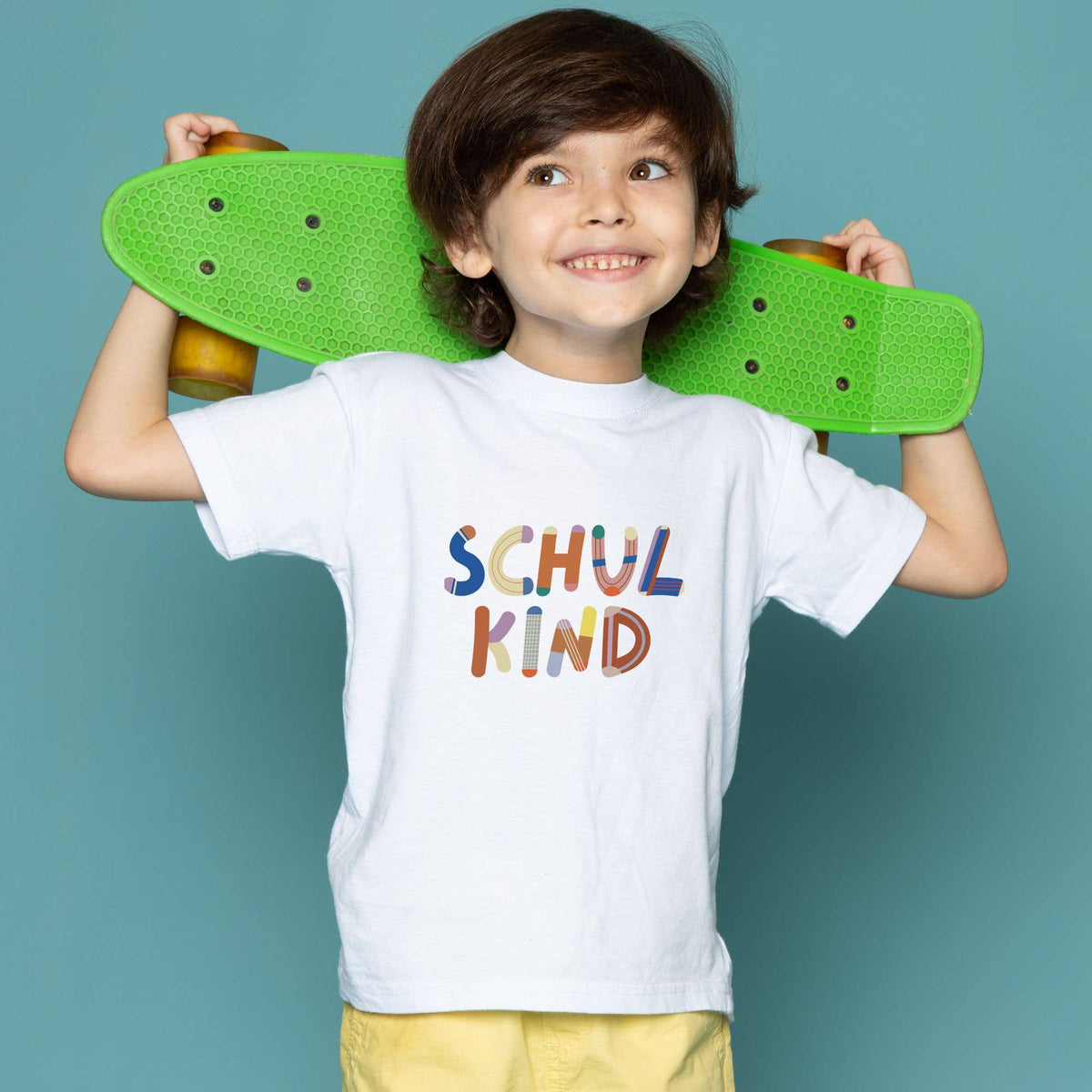 Modern Kids Art - Bügelbild "Schulkind" Buntes ABC