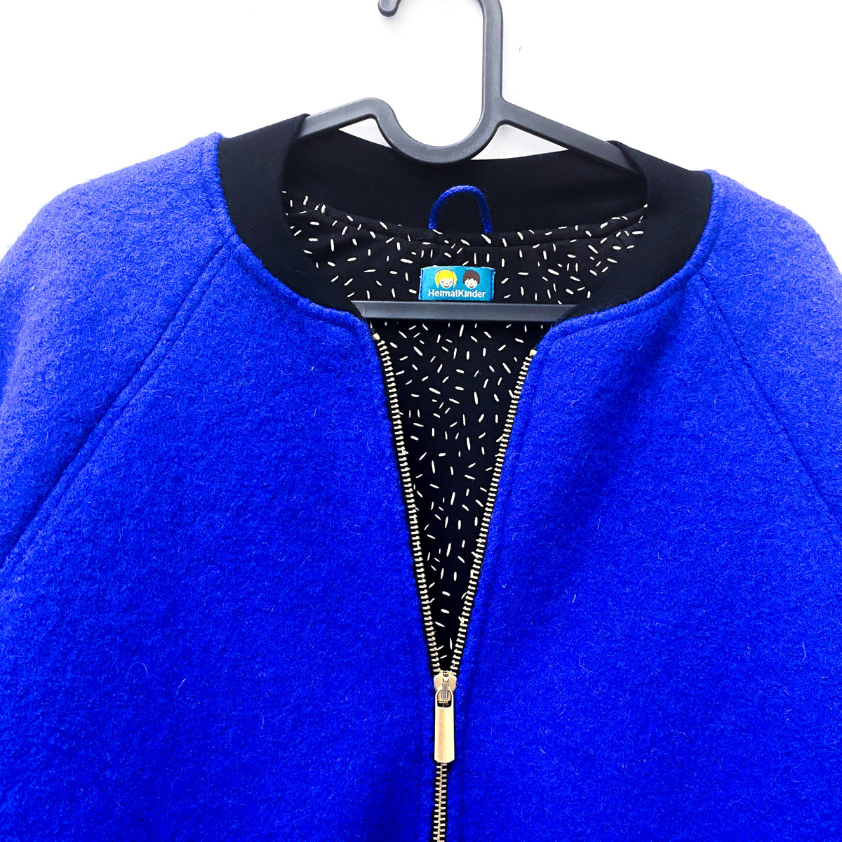 Studio du. Bomberjacke Wollwalk knallblau/schwarz mit Stippchen