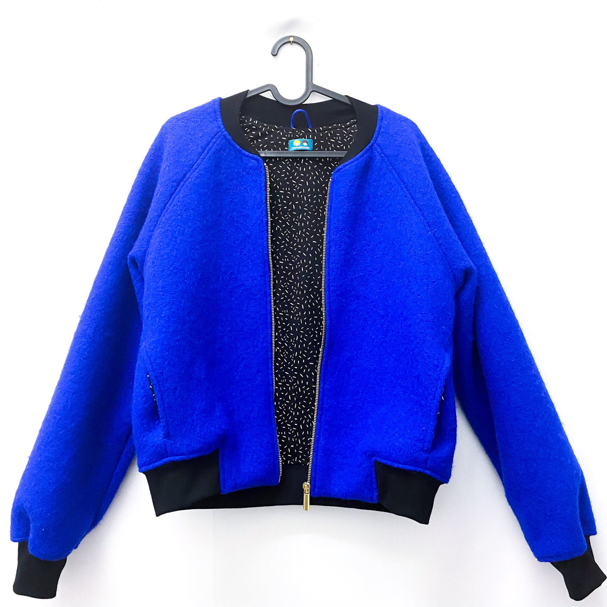 Studio du. Bomberjacke Wollwalk knallblau/schwarz mit Stippchen