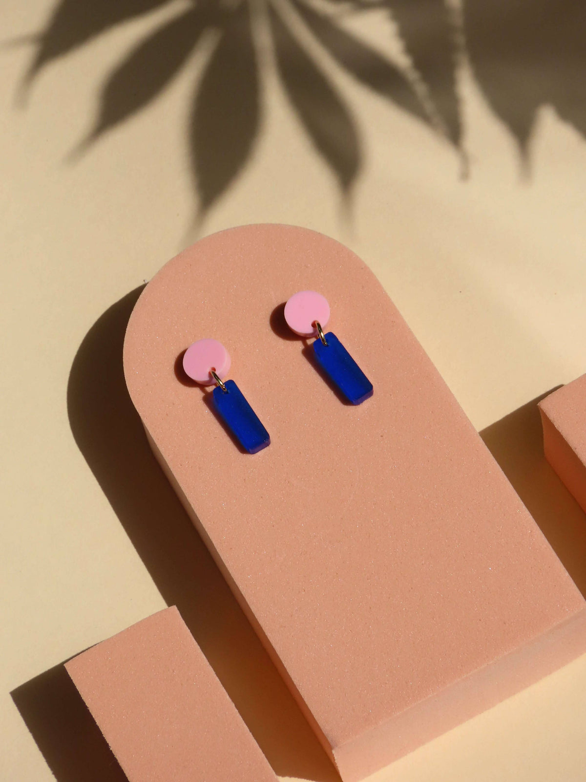 Niemalsmehrohne - Mini Sticks Statement Ohrringe - rosa tintenblau