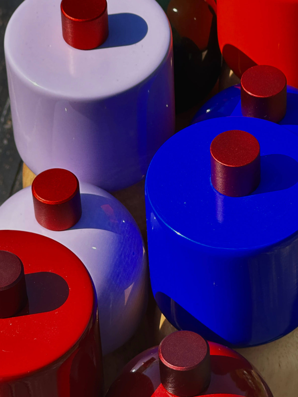 MÆGEN Salz / Pfeffermühle, Marineblau und Rot