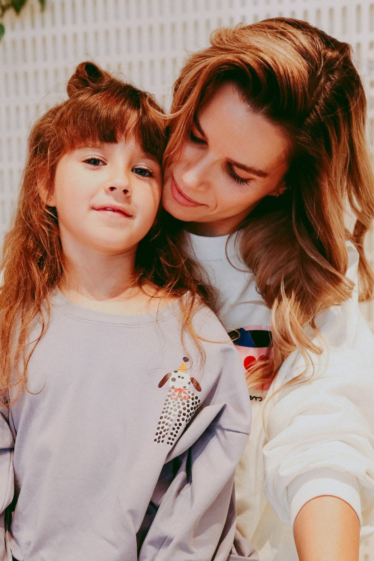Don't grow up Longsleeve 'Partyhund' auf lilagrau