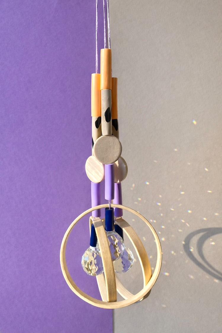 Frau Montag x Studio du. 'Suncatcher mit Holzring' unterschiedliche Farben