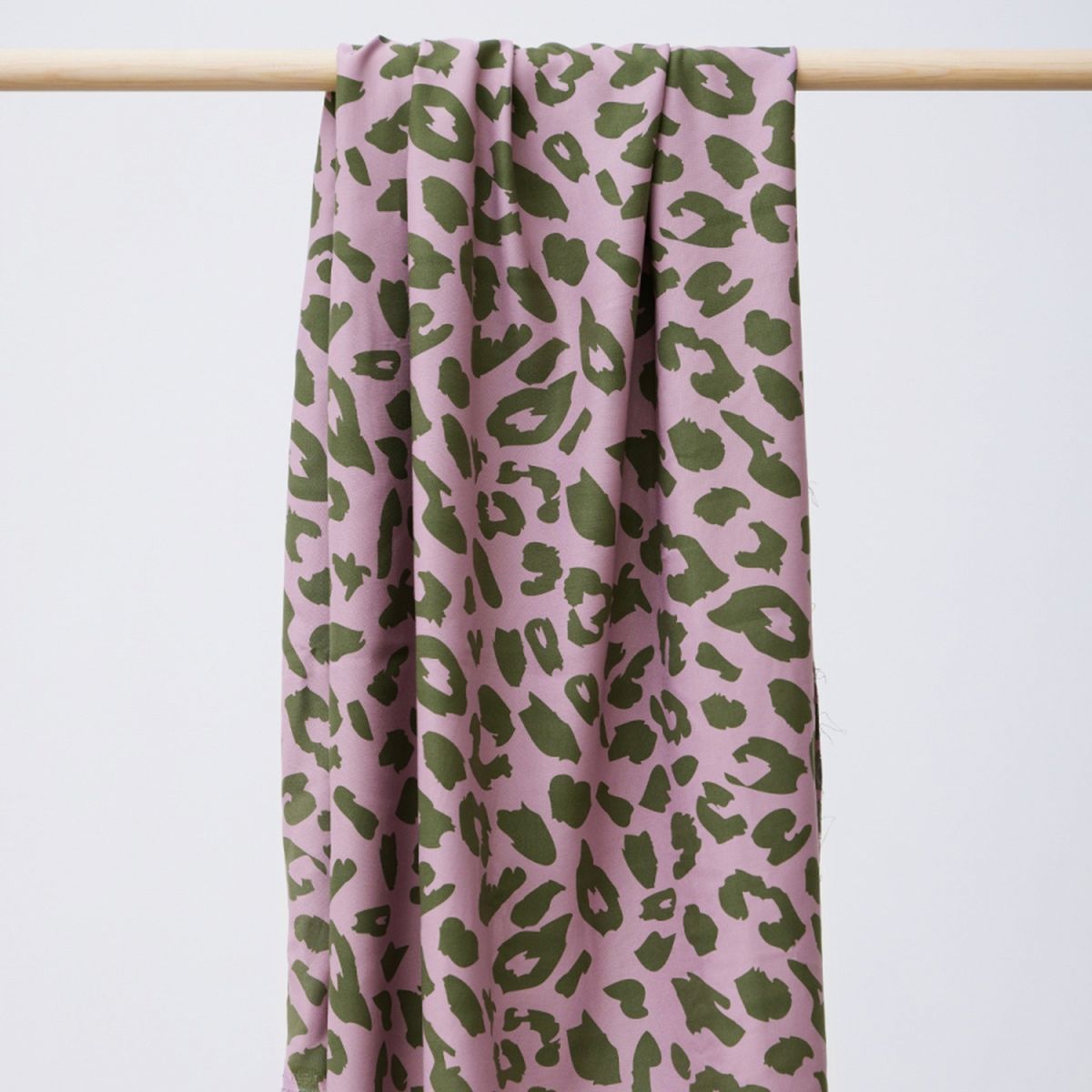 Studio du. Viskoserock 'Urban Leo flieder khaki' Midilänge